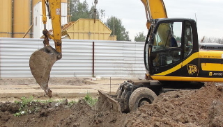 Выкопать яму экскаватором в Павловском Посаде от 915 руб. - ИП Садыков В. Р.